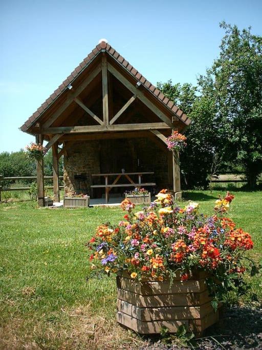 Вилла Gite : La Cochetiere : Ancienne Ferme 18Eme Le Grais Экстерьер фото